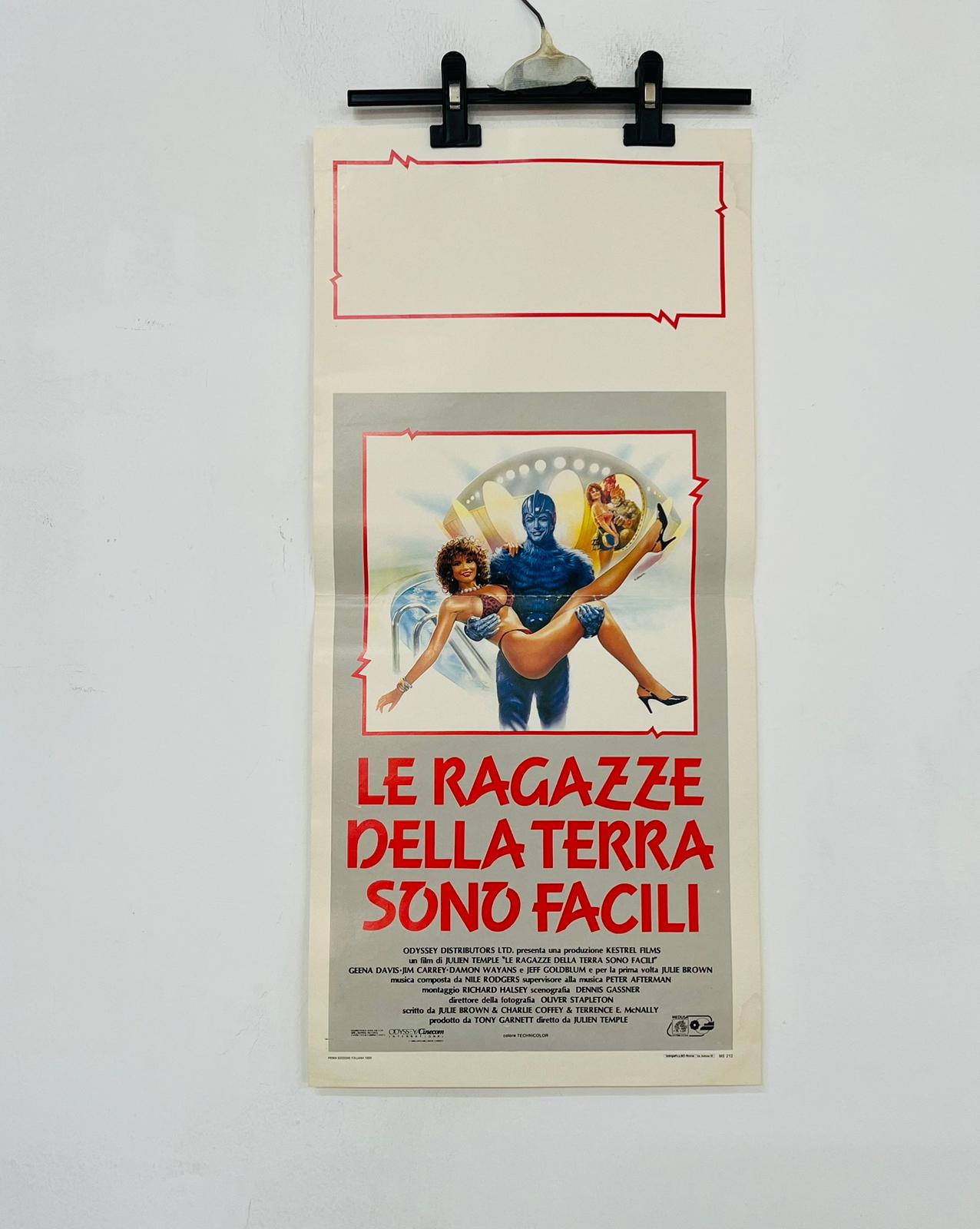 locandina cinema '' le ragazze della terra sono facili'' 33x70 d896